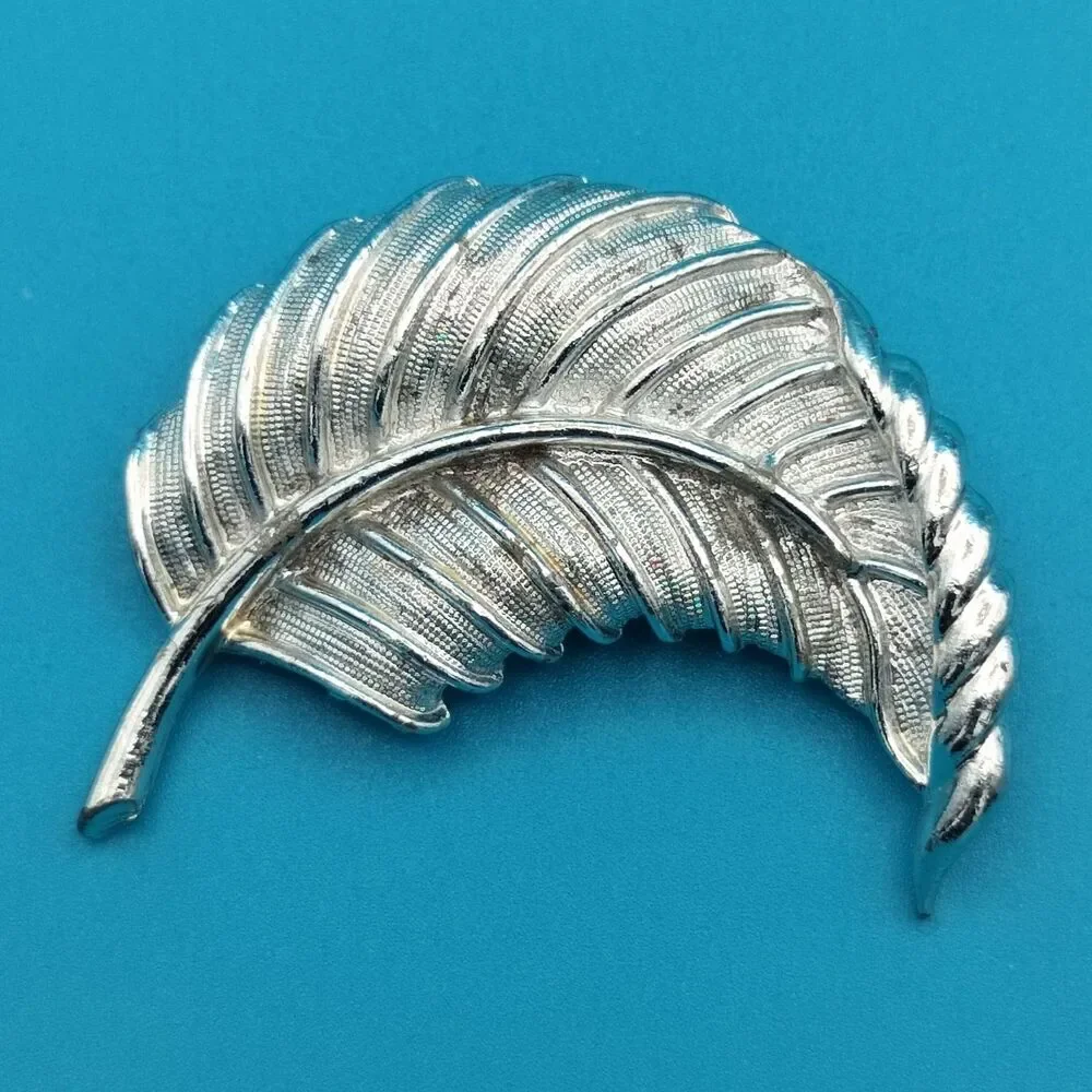 Textured Leaf Feather Brooch Pin Silver Tone 1.75